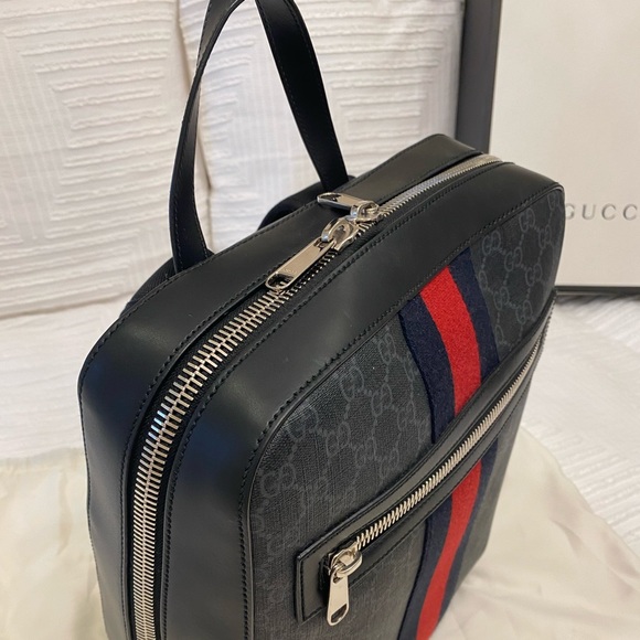 Authentic Gucci Supreme Canvas Backpack - Picture 2 of 11